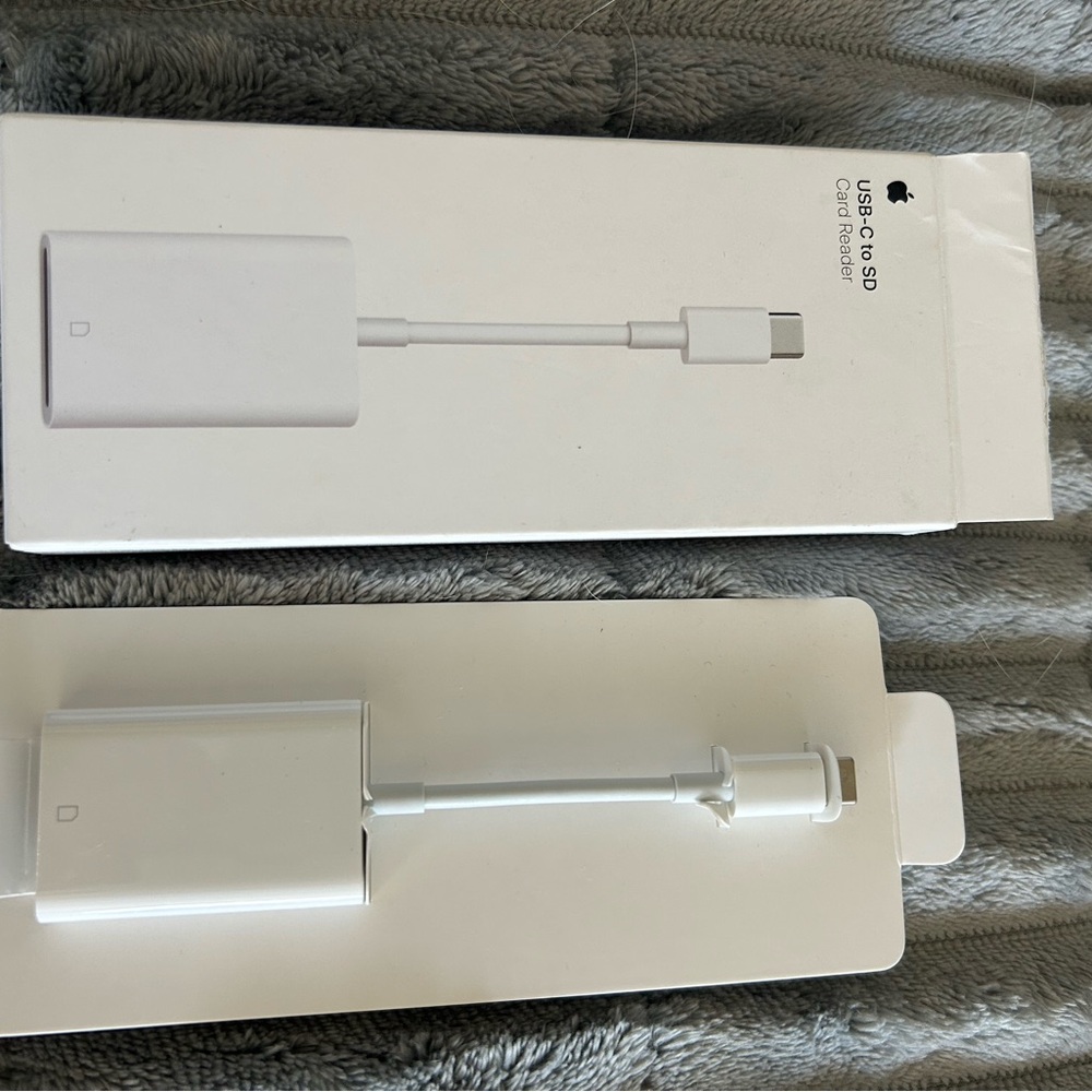 Apple USB-C SD Card Reader in White